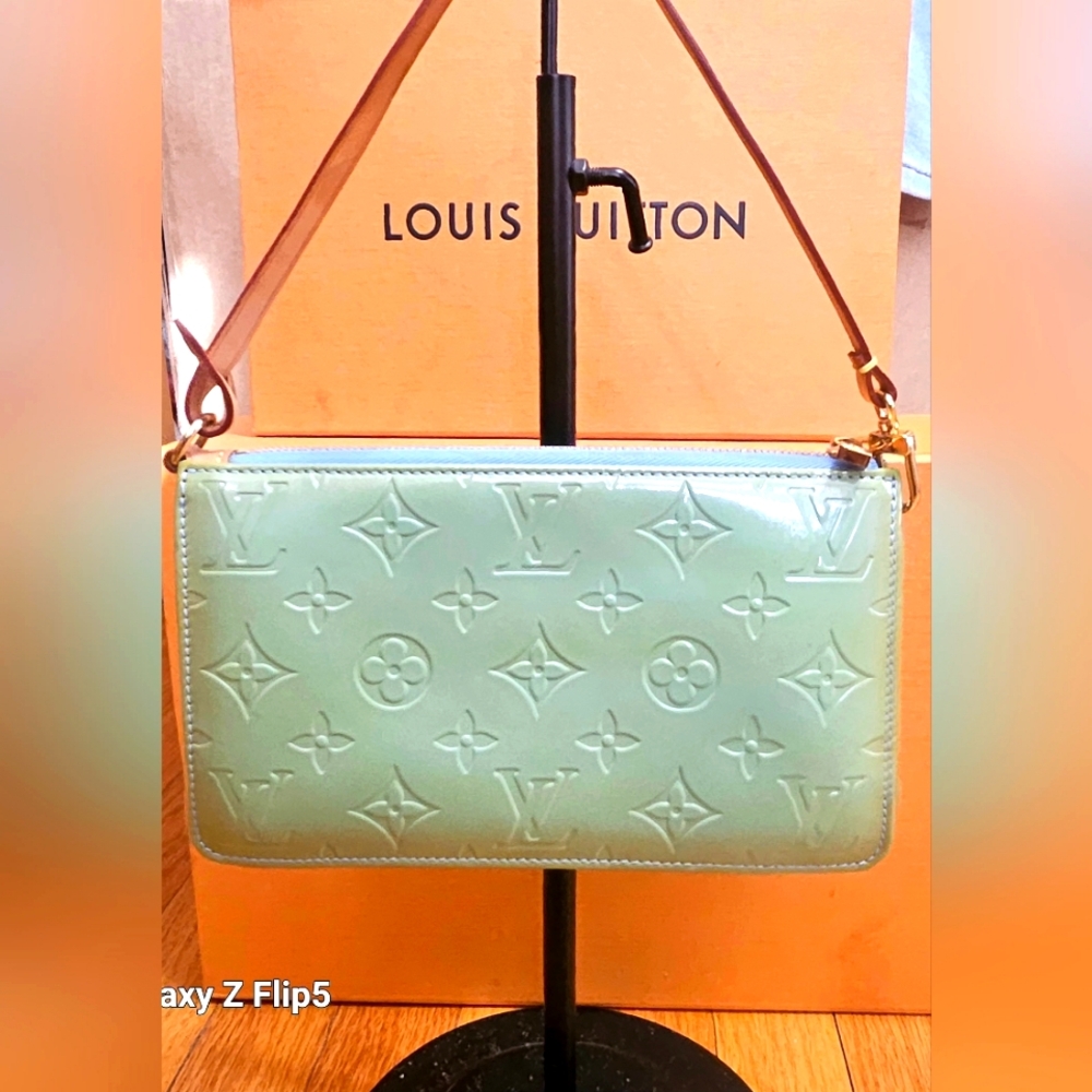 LOUIS VUTTION VERNIS LEXINGTON POCHETTE